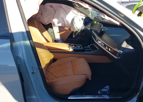 2025 BMW 740I z USA, uszkodzony, nr VIN WBA23EH06SCT60941